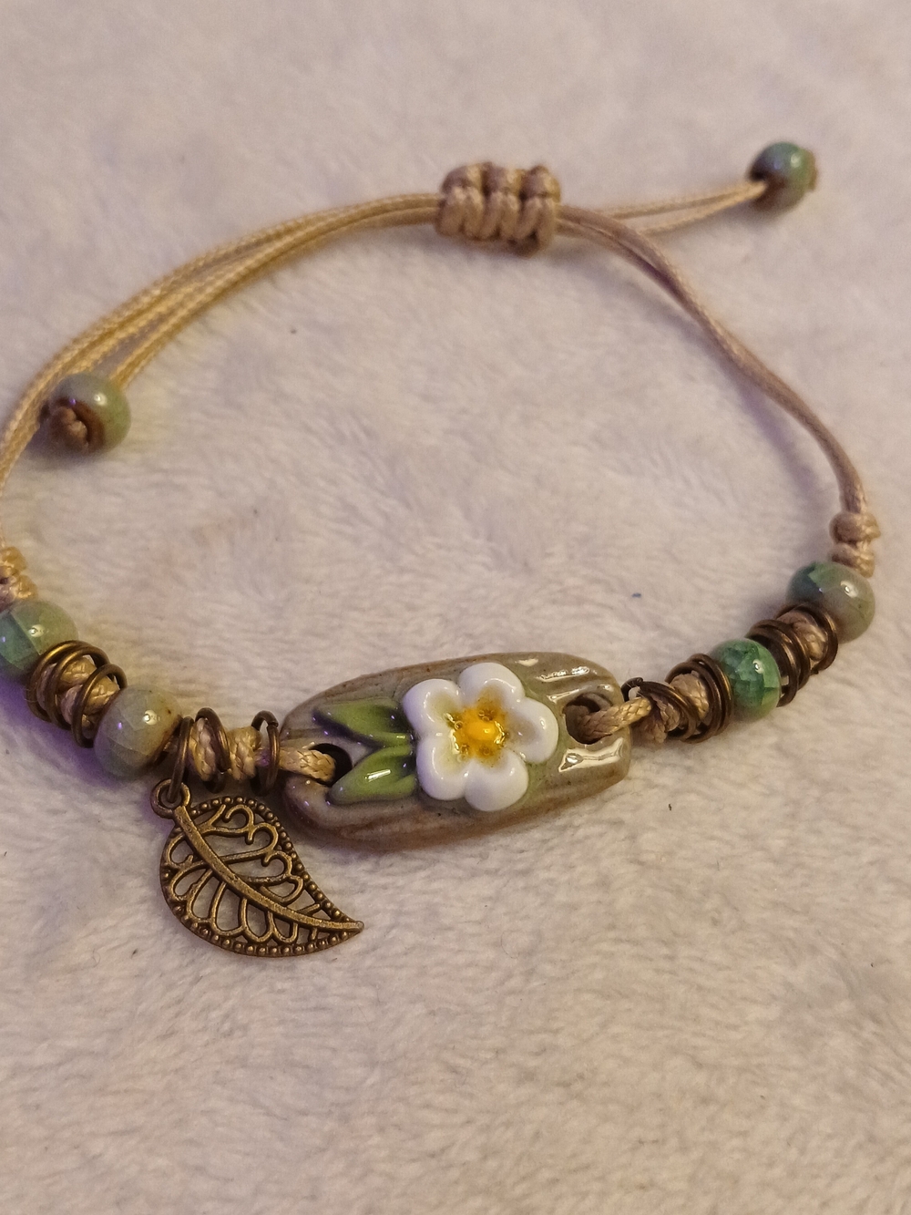 Boho Green Ceramic Flower & Leaf Charm Adjustable Bracelet - NWOT